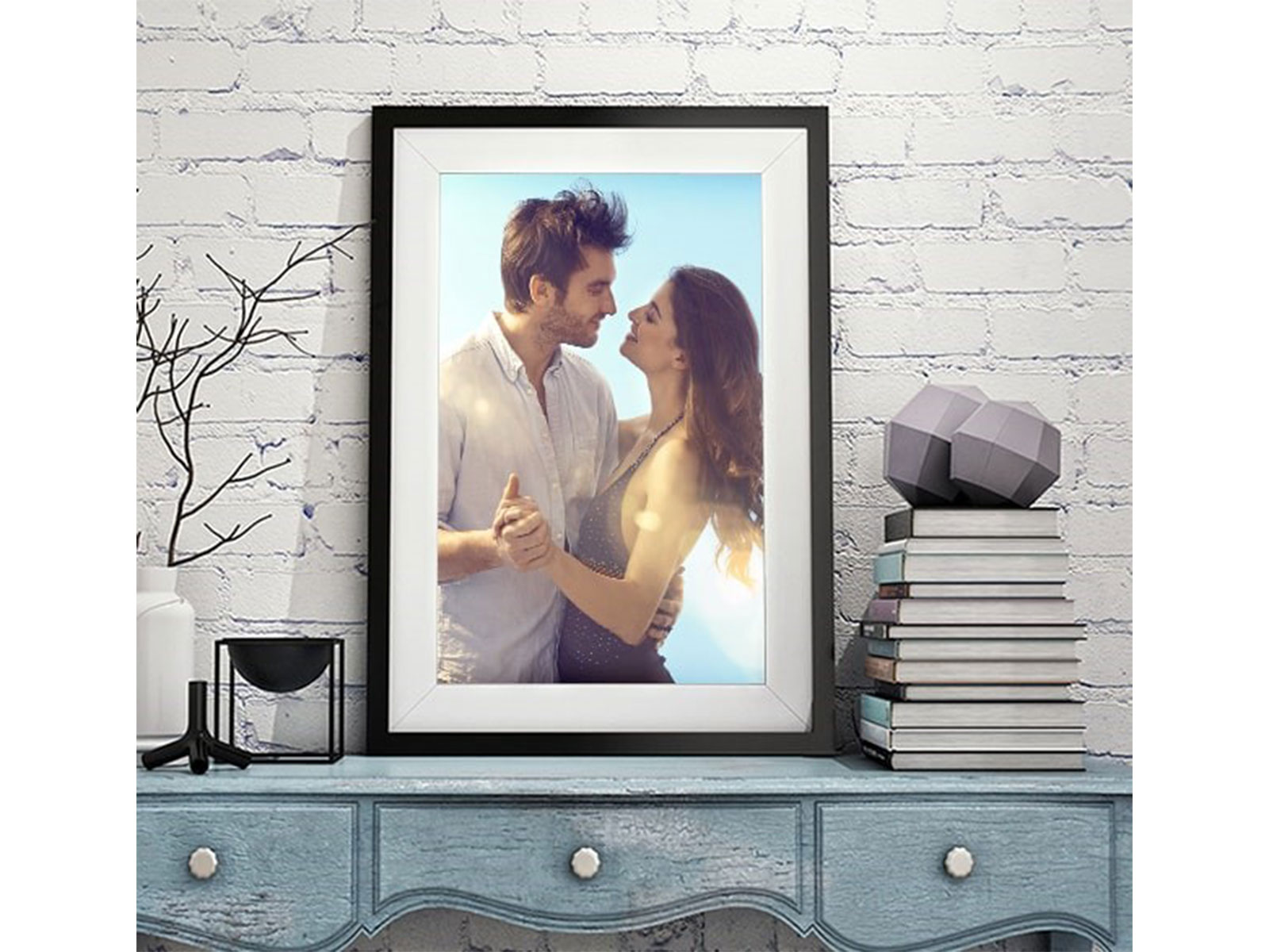 Perfect Gifts for Her: Why Custom Photo Frames Are Always a Win Perfect Gifts for Her: Why Custom Photo Frames Are Always a Win