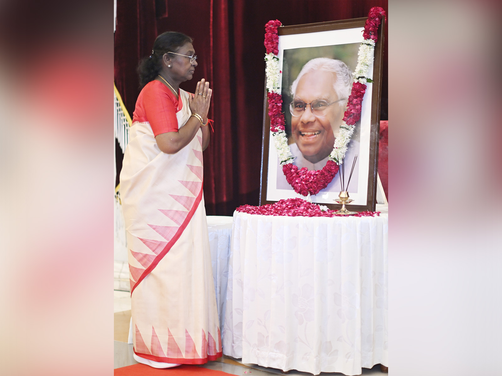 President Droupadi Murmu (Photo/X/@rashtrapatibhvn)