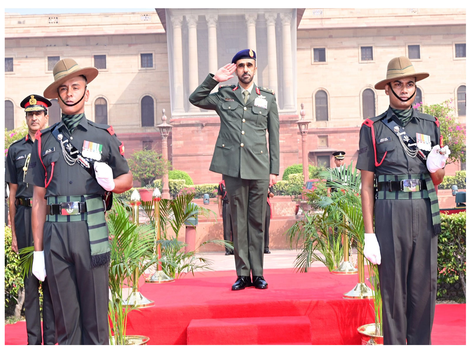 United Arab Emirates Land Forces Commander Major General Yousef Maayouf Saeed Al Hallami receives a ceremonial Guard of Honour in Delhi (Photo:X/@adgpi) United Arab Emirates Land Forces Commander Major General Yousef Maayouf Saeed Al Hallami receives a ceremonial Guard of Honour in Delhi (Photo:X/@adgpi)