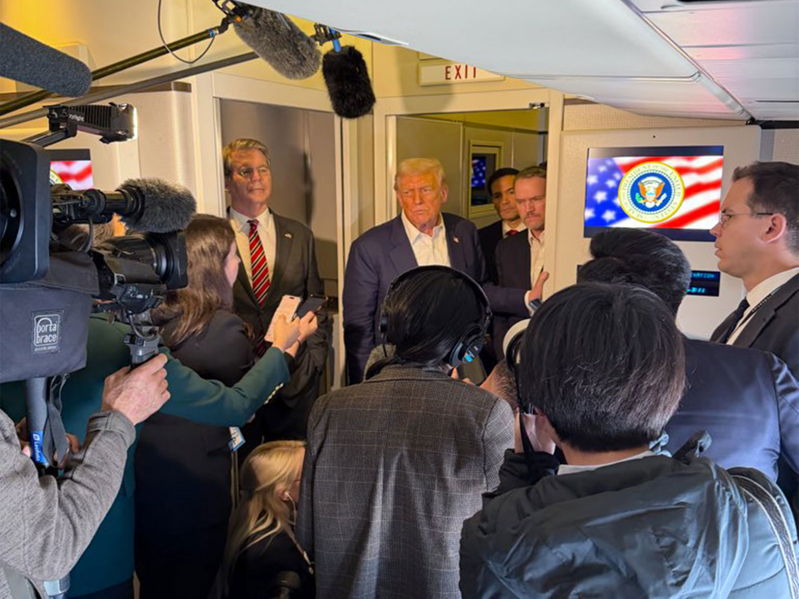 US President Donald Trump interacts with journalists (Photo/@PressSec) US President Donald Trump interacts with journalists (Photo/@PressSec)