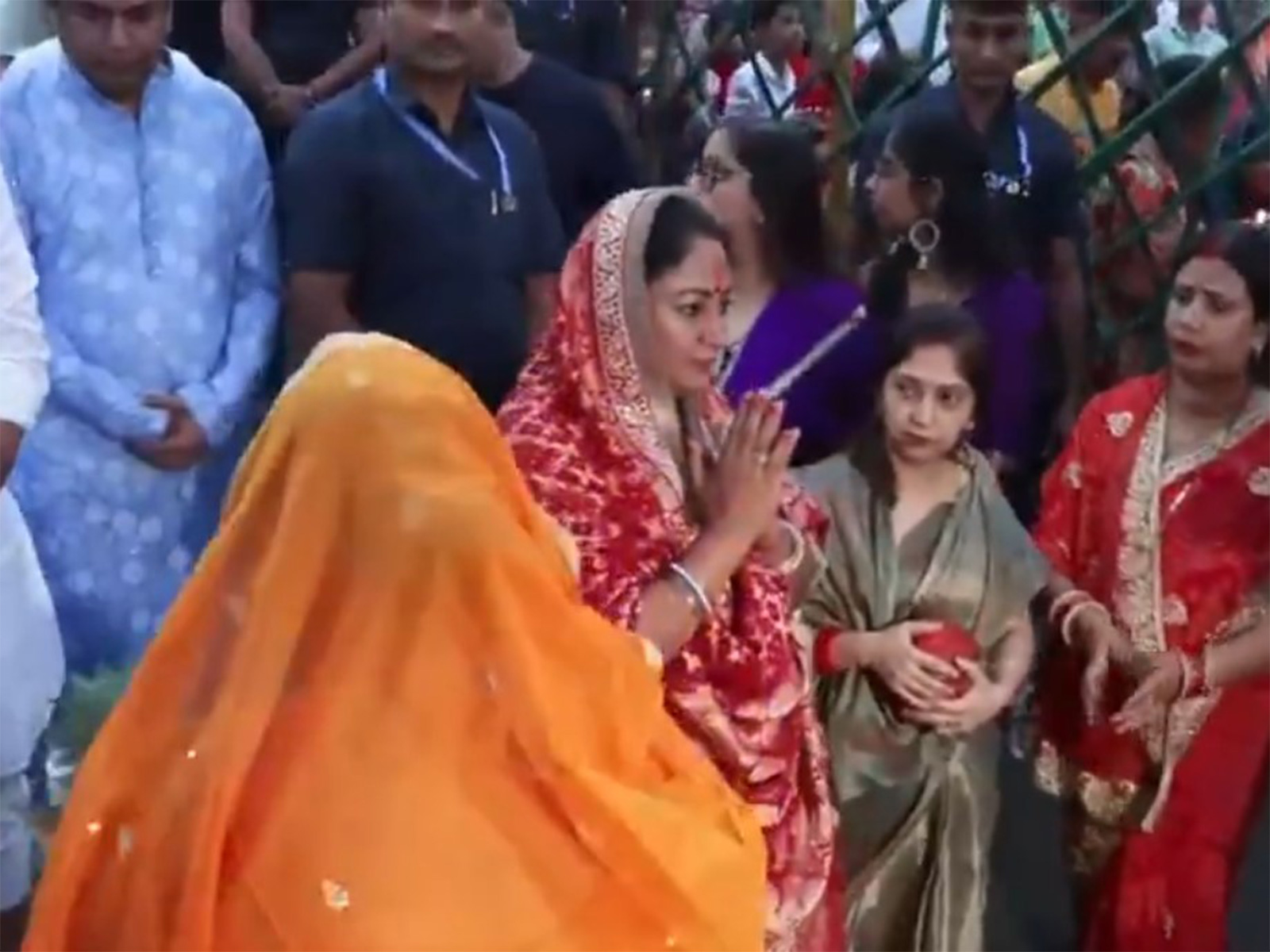 Delhi CM Rekha Gupta perform Chhath Puja rituals (Photo: ANI) Delhi CM Rekha Gupta perform Chhath Puja rituals (Photo: ANI)