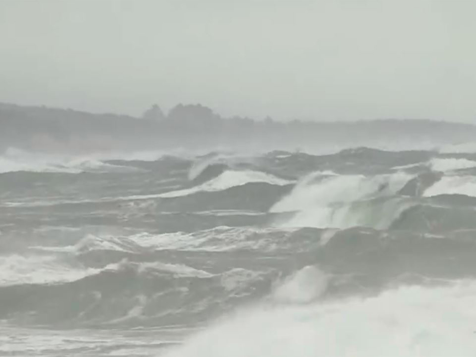 Odisha's Ganjam district  witnessed rough seas due to Cyclone Montha's impact (Photo/ANI) Odisha's Ganjam district  witnessed rough seas due to Cyclone Montha's impact (Photo/ANI)