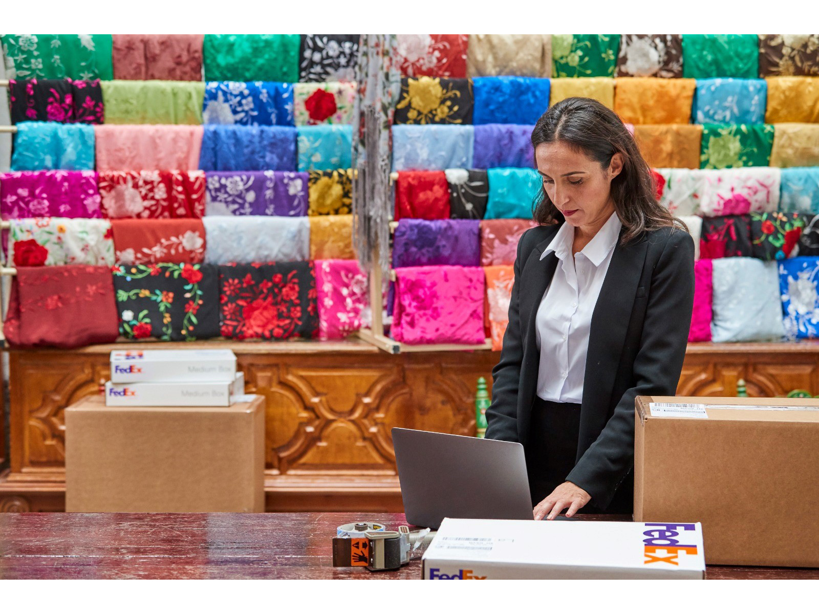 FedEx Makes Global Gifting More Affordable with 55% Festive Discount