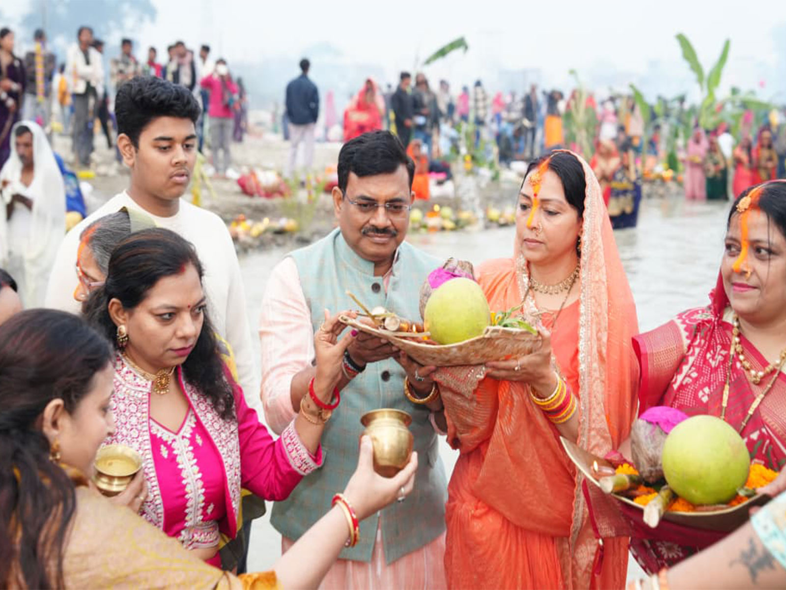 Chief Secretary Anand Bardhan and his family celebrates Chhath Puja (Photo/ANI)