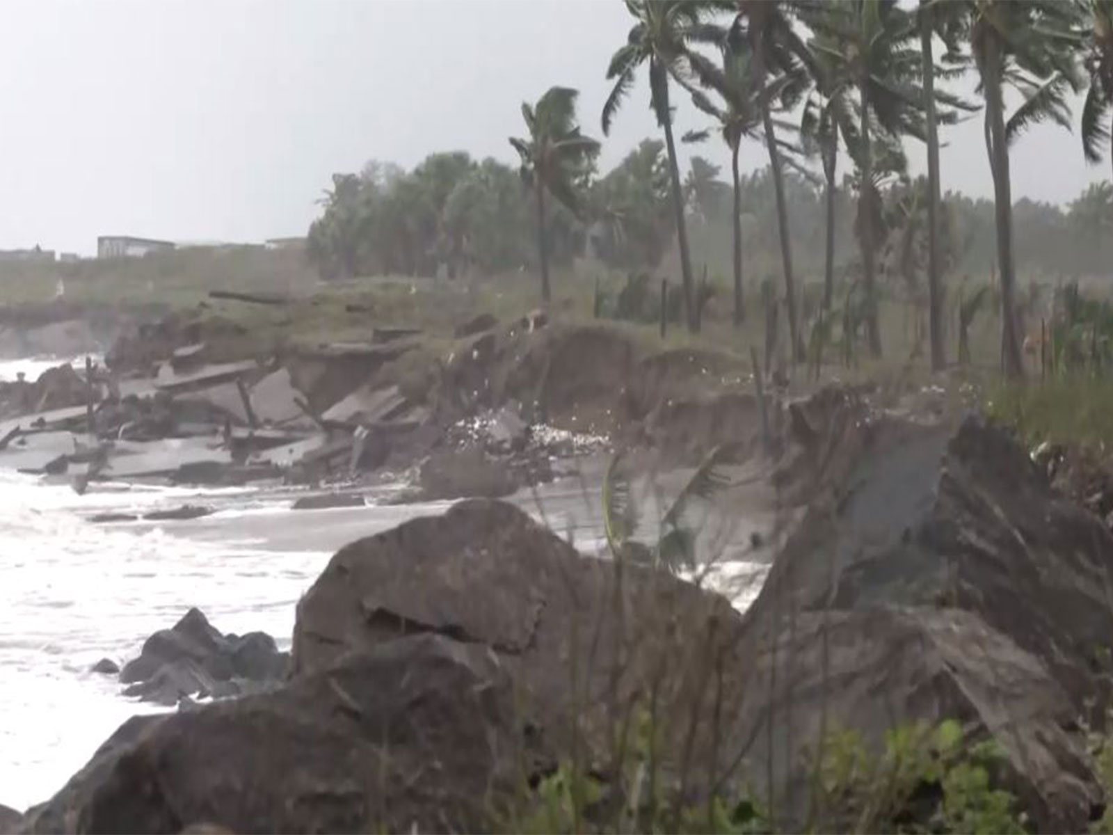 Visual from coastal area in Kakinada (Photo/ANI) Visual from coastal area in Kakinada (Photo/ANI)