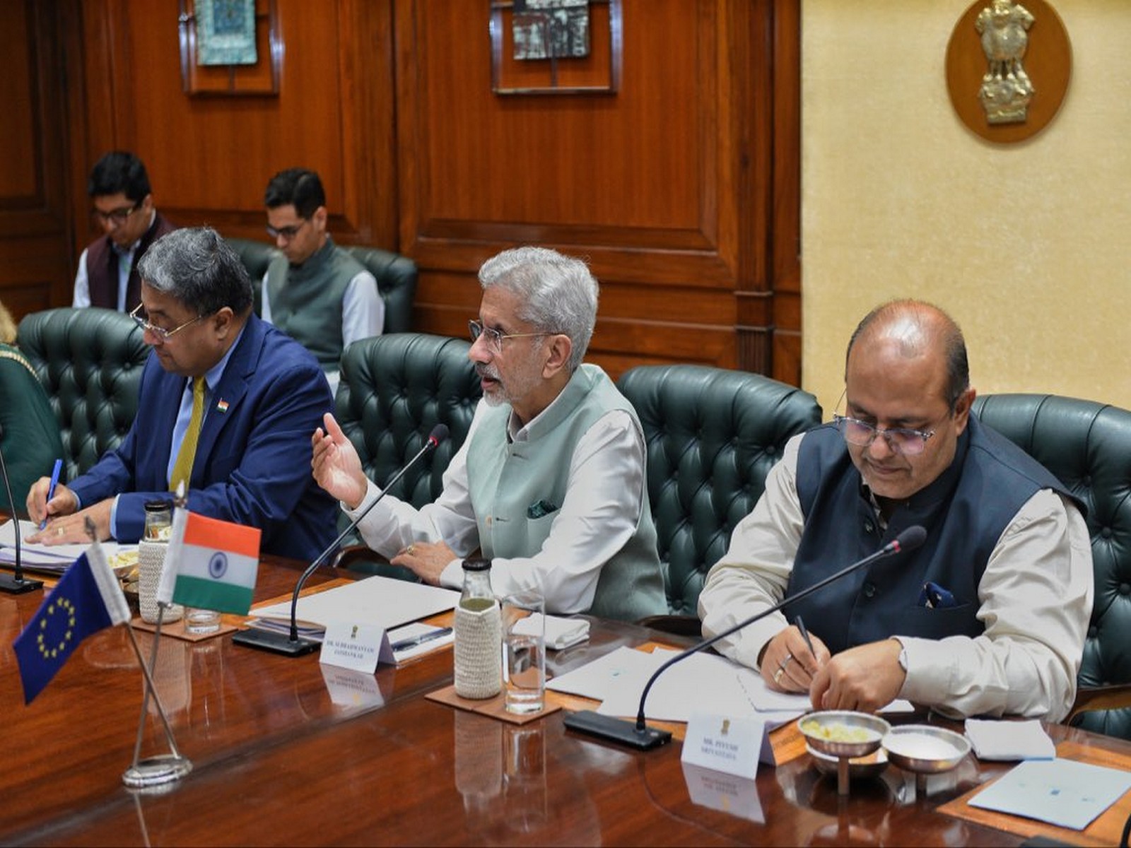 Jaishanakar with delegation of European Parliament’s Committee on International Trade in Delhi  (Photo:X/ @DrSJaishankar) Jaishanakar with delegation of European Parliament’s Committee on International Trade in Delhi  (Photo:X/ @DrSJaishankar)