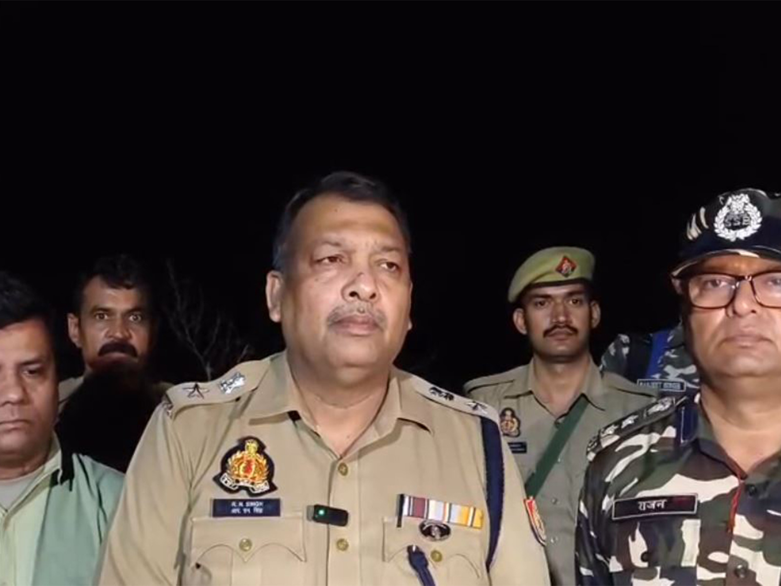 Bahraich SP RN Singh (centre) (Photo/ANI) Bahraich SP RN Singh (centre) (Photo/ANI)