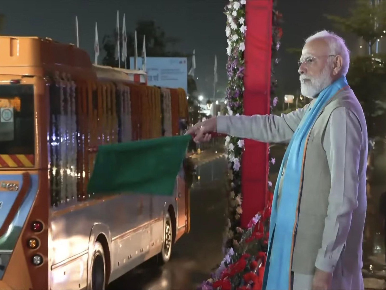 PM Modi flags off e-buses in Kevadia. (Photo/CMO) PM Modi flags off e-buses in Kevadia. (Photo/CMO)