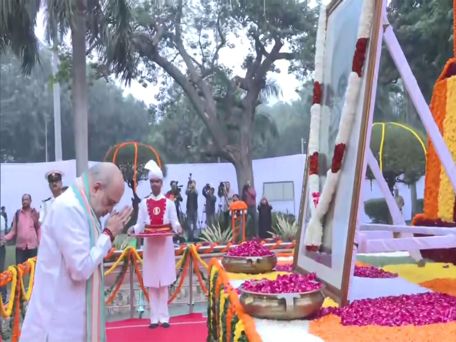 Union Home Minister Amit Shah pays floral tribute to Sardar Vallabhbhai Patel (Photo/ANI) Union Home Minister Amit Shah pays floral tribute to Sardar Vallabhbhai Patel (Photo/ANI)