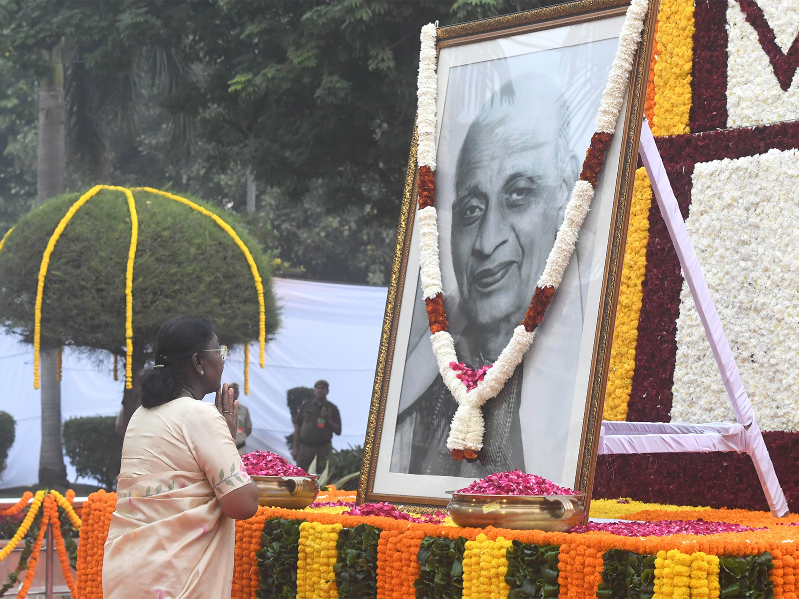 President Droupadi Murmu paid homage to Sardar Vallabhbhai Patel President Droupadi Murmu paid homage to Sardar Vallabhbhai Patel