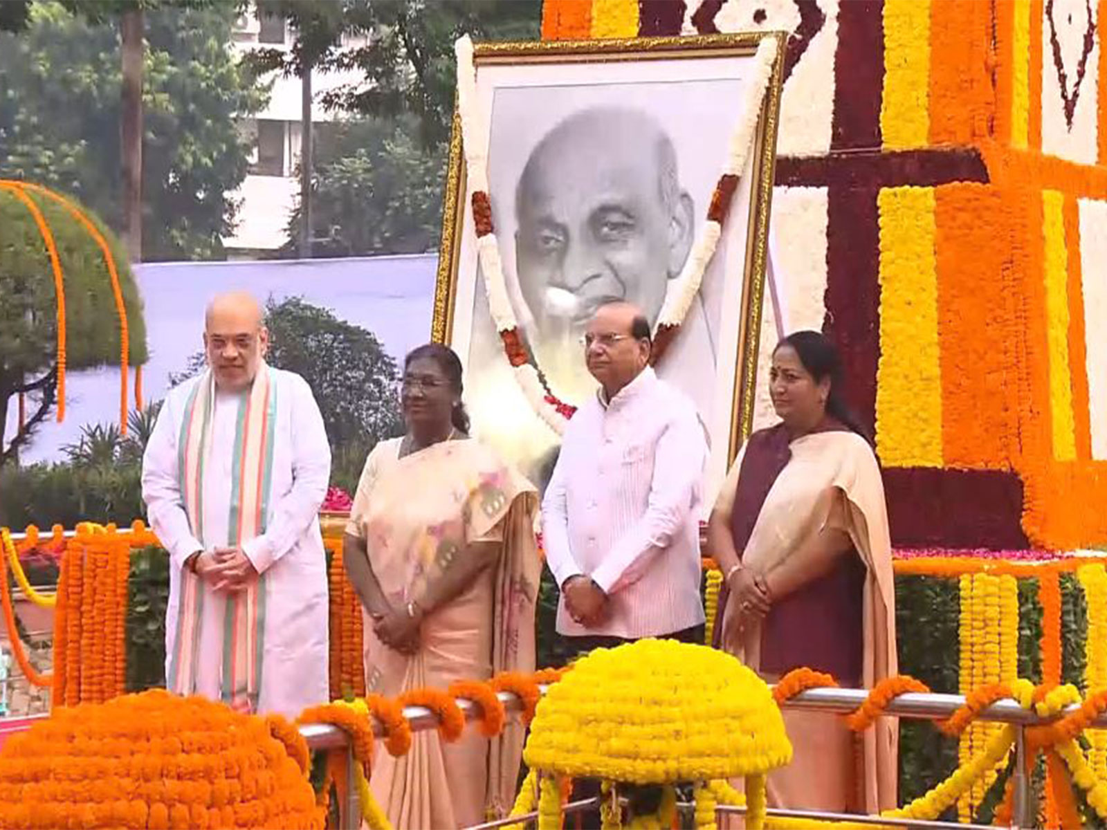Union Home Minister Amit Shah, President Droupadi Murmu, Delhi LG VK Saxena, Delhi Chief Minister Rekha Gupta (L-R) (Photo/ANI) Union Home Minister Amit Shah, President Droupadi Murmu, Delhi LG VK Saxena, Delhi Chief Minister Rekha Gupta (L-R) (Photo/ANI)