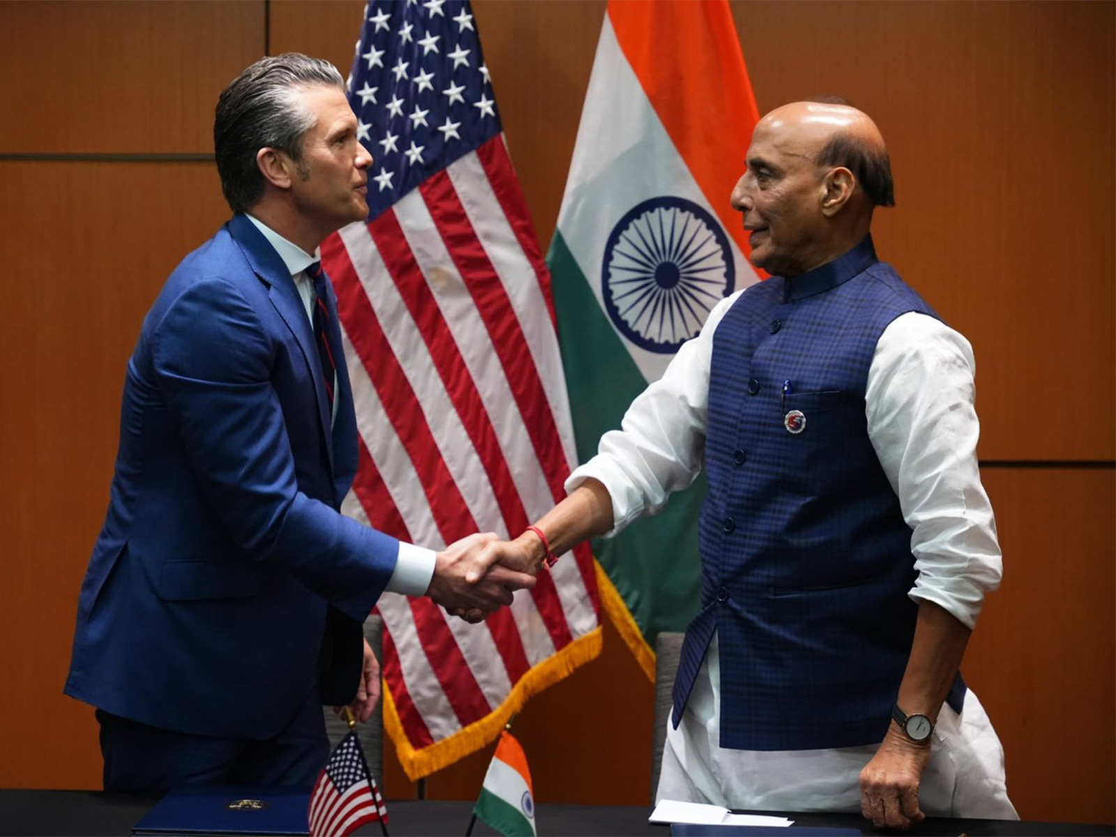 Defence Minister Rajnath Singh with US Secretary of War Pete Hegseth. (Photo: X/@rajnathsingh) Defence Minister Rajnath Singh with US Secretary of War Pete Hegseth. (Photo: X/@rajnathsingh)