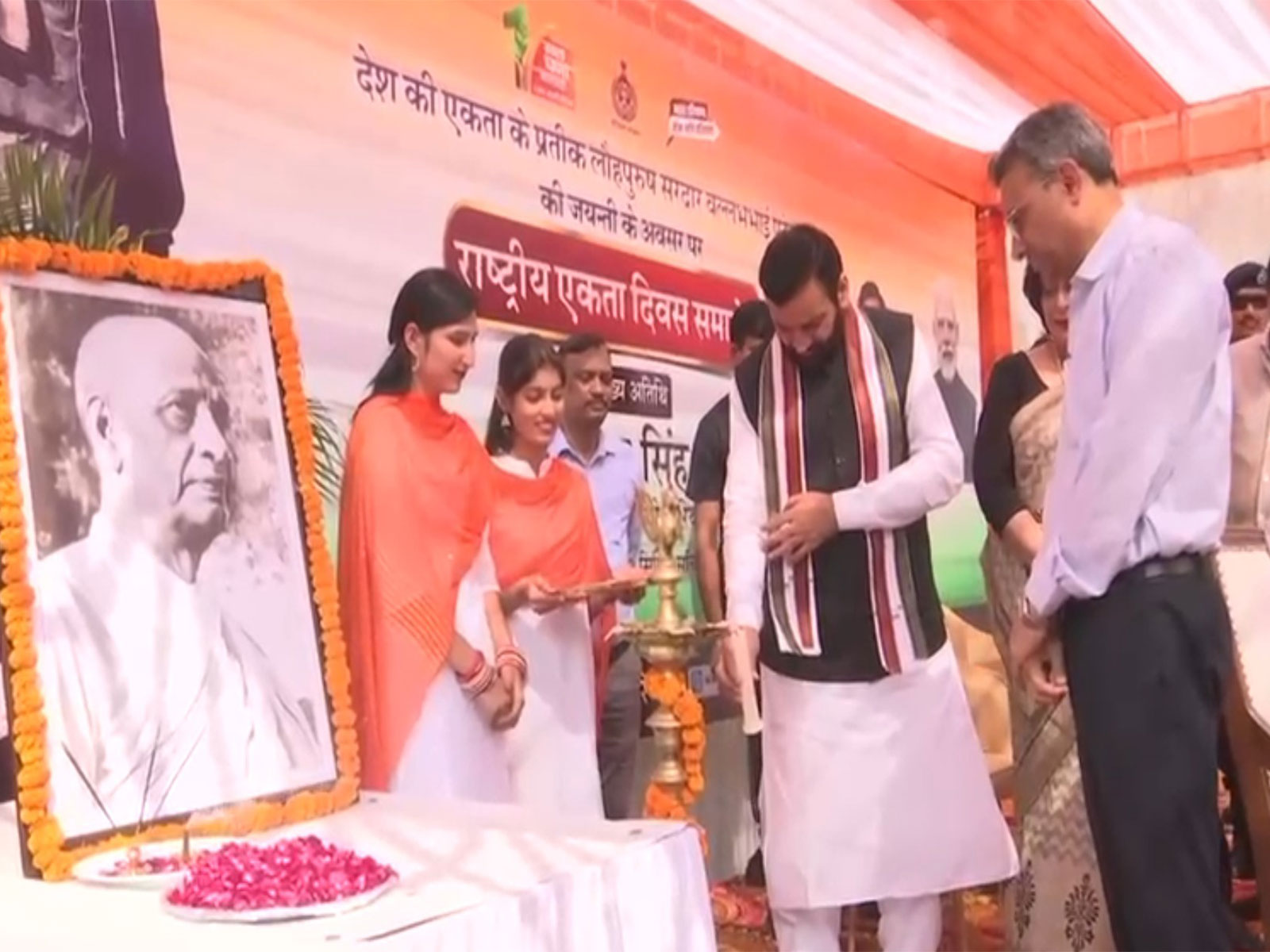 Haryana CM Nayab Singh Saini pays tributes to Sardar Vallabhbhai Patel. (Photo/ANI) Haryana CM Nayab Singh Saini pays tributes to Sardar Vallabhbhai Patel. (Photo/ANI)