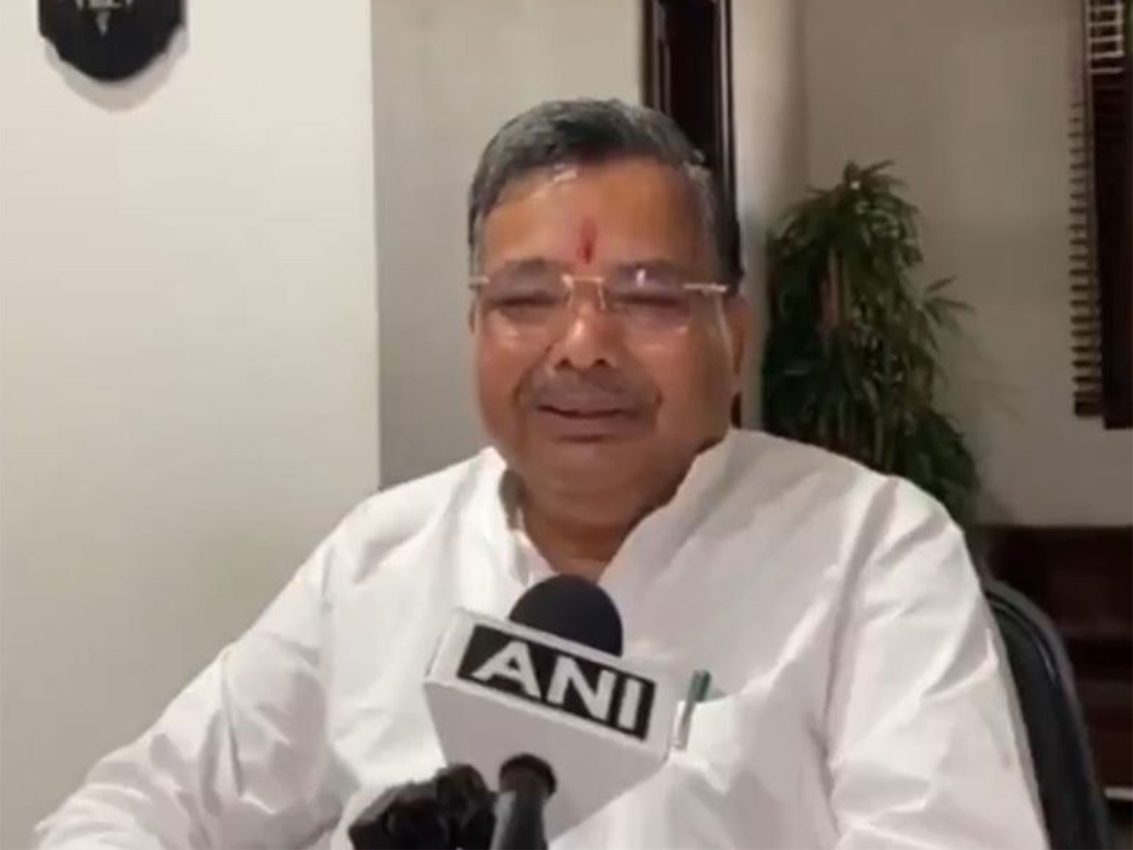 Uttar Pradesh Tourism Minister Jaiveer Singh (Photo/ANI) Uttar Pradesh Tourism Minister Jaiveer Singh (Photo/ANI)