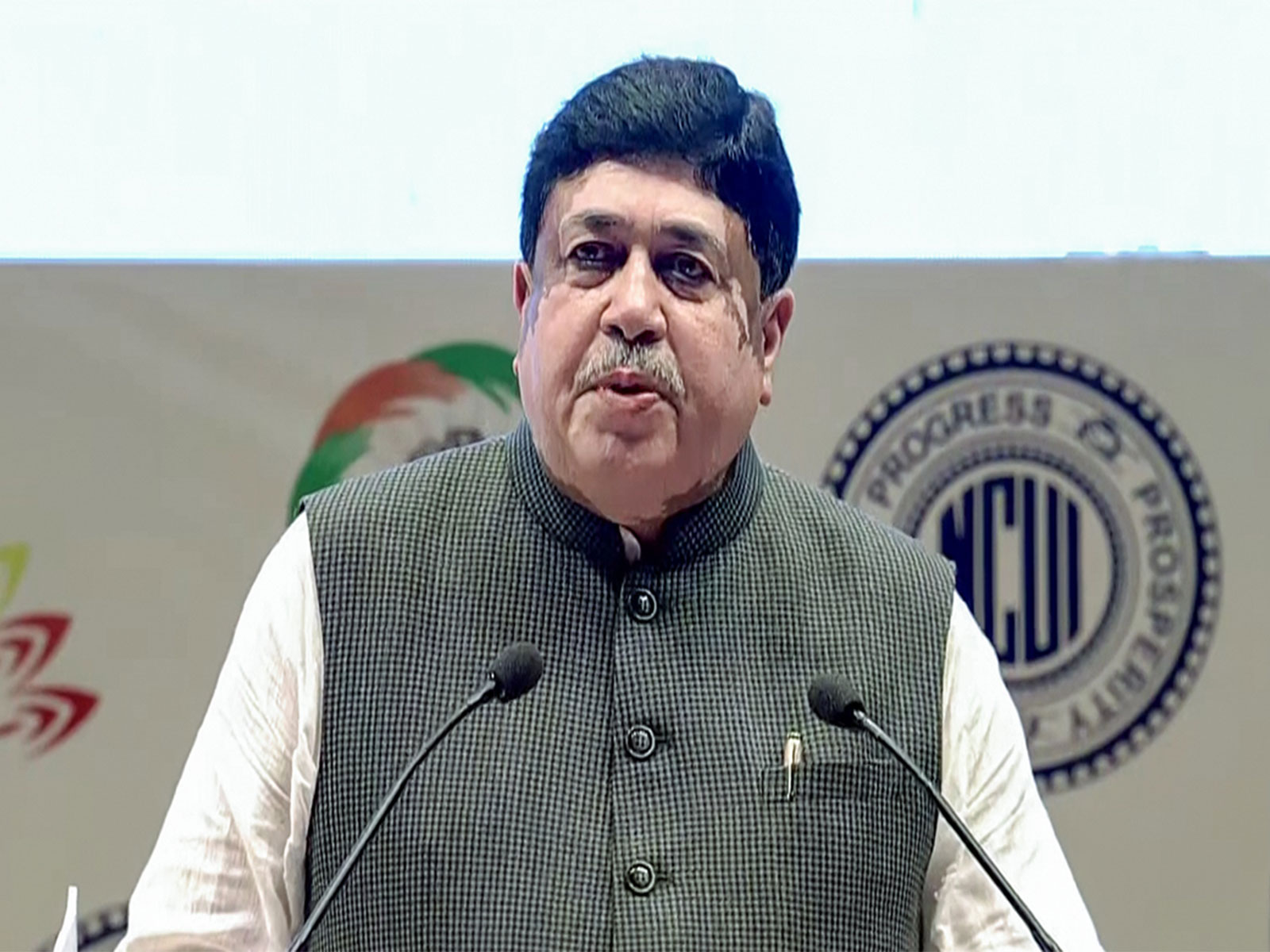 IFFCO Chairman Dileep Sanghani visits Tirumala temple on Kaishika Dwadashi (Photo/ANI) IFFCO Chairman Dileep Sanghani visits Tirumala temple on Kaishika Dwadashi (Photo/ANI)