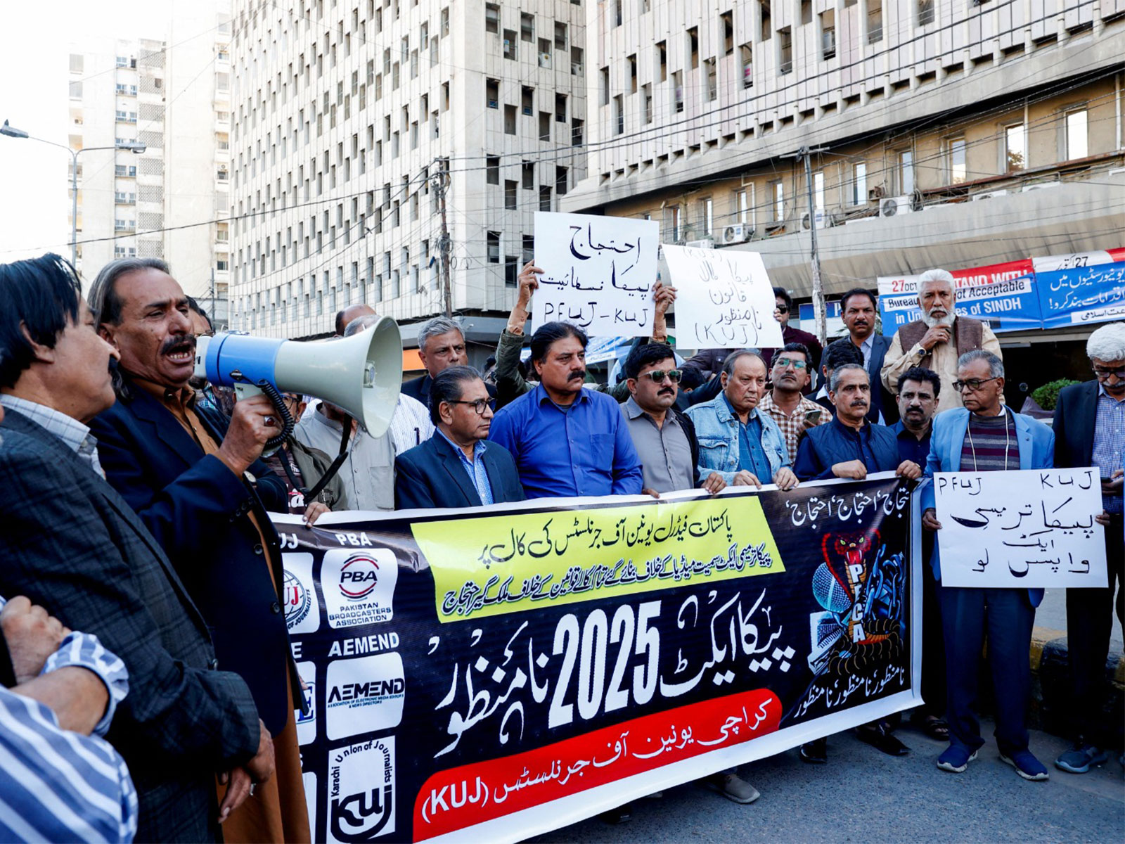 Journalists carry placards and a banner, against what they call, curbing press freedom and controlling the digital landscape, during a protest in Karachi, Pakistan (File Photo/Reuters) Journalists carry placards and a banner, against what they call, curbing press freedom and controlling the digital landscape, during a protest in Karachi, Pakistan (File Photo/Reuters)