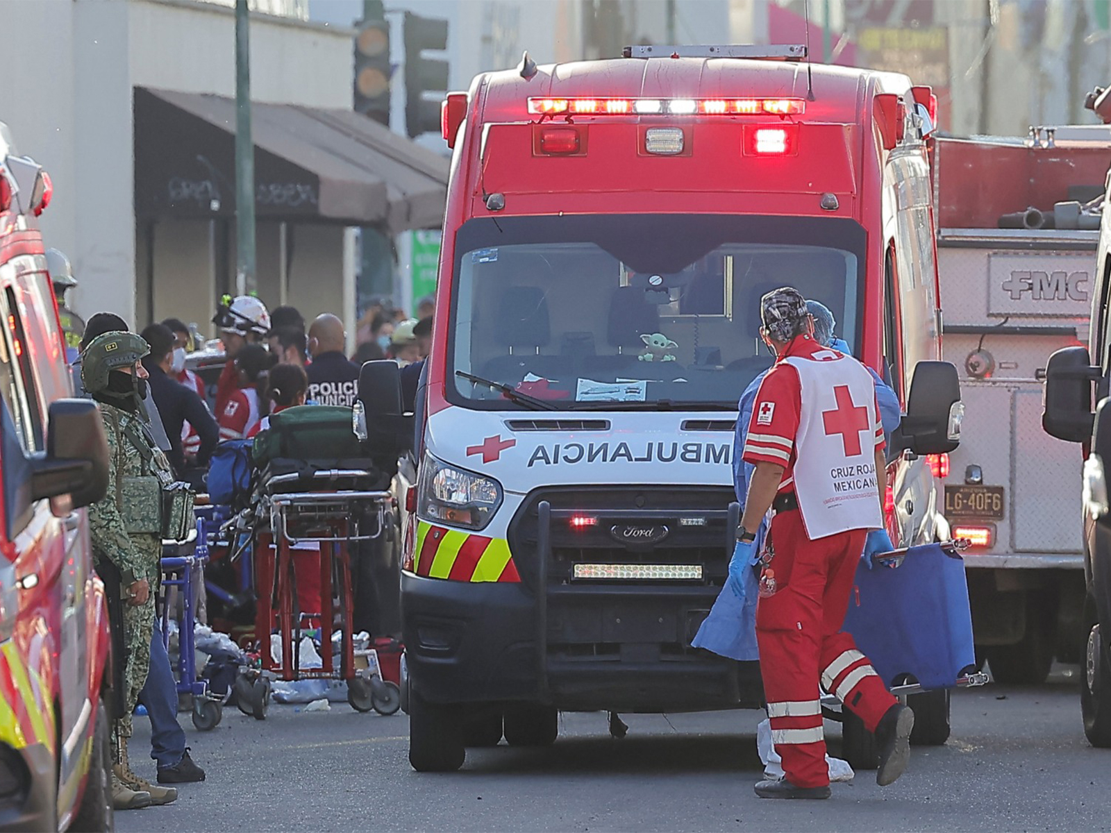 Authorities and rescue teams work in the area where a fire inside a store killed multiple people, in Hermosillo, Mexico, November 1, 2025 (Photo/Reuters) Authorities and rescue teams work in the area where a fire inside a store killed multiple people, in Hermosillo, Mexico, November 1, 2025 (Photo/Reuters)
