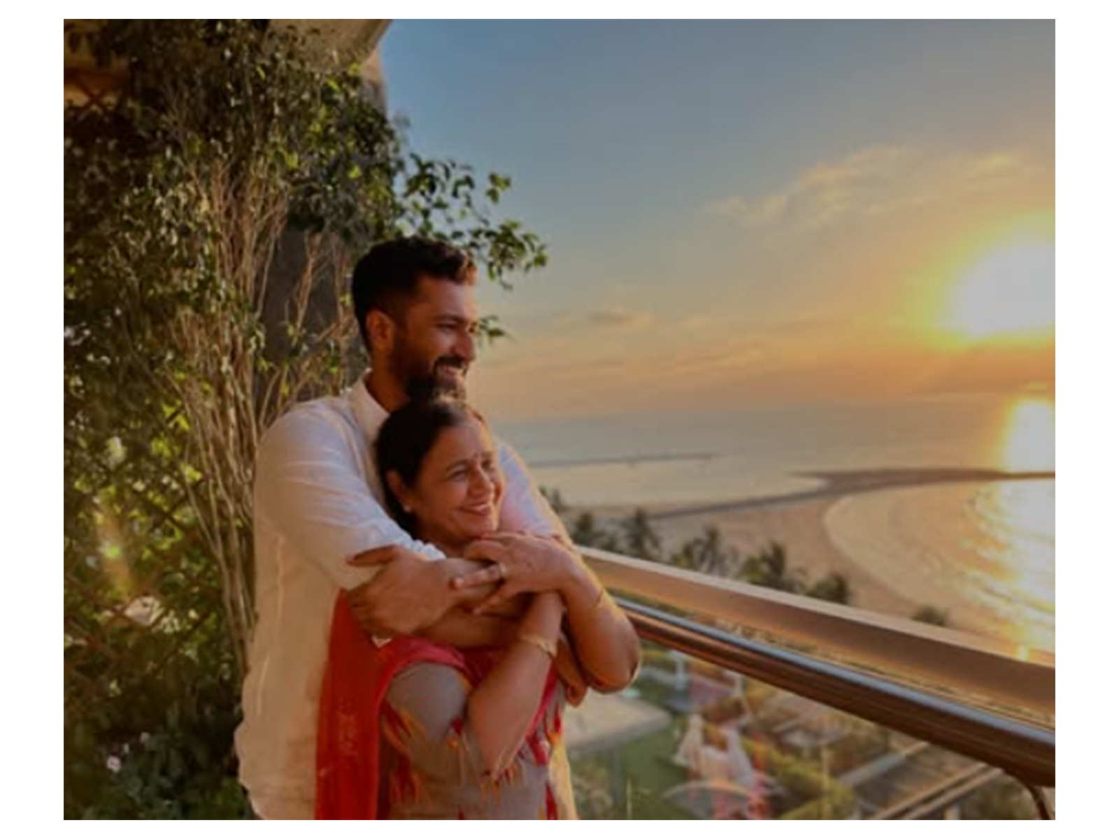 Vicky Kaushal with his mom (Image source: Vicky's Instagram) Vicky Kaushal with his mom (Image source: Vicky's Instagram)