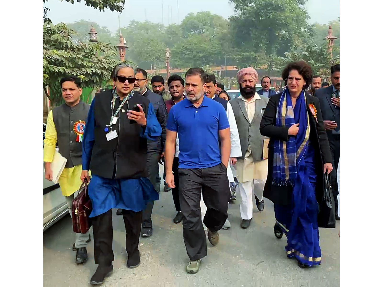 Congress MPs Shashi Tharoor, Rahul Gandhi and Priyanka Gandhi Vadra (File Photo/ANI) Congress MPs Shashi Tharoor, Rahul Gandhi and Priyanka Gandhi Vadra (File Photo/ANI)