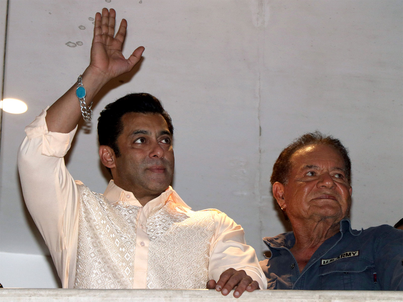 Salman Khan with Salim Khan (File photo: ANI) Salman Khan with Salim Khan (File photo: ANI)