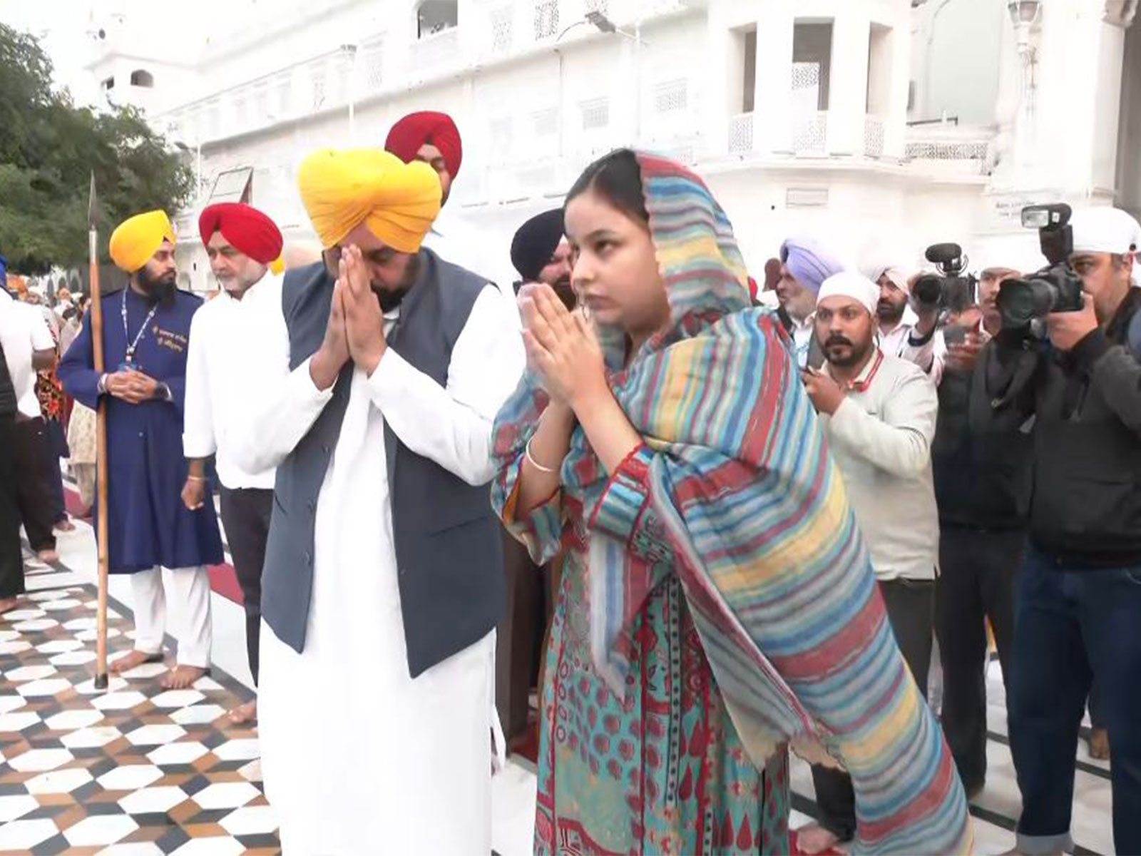 Punjab CM Bhagwant Mann, his wife Gurpreet Kaur visit Golden Temple in Amritsar (Photo/ANI)