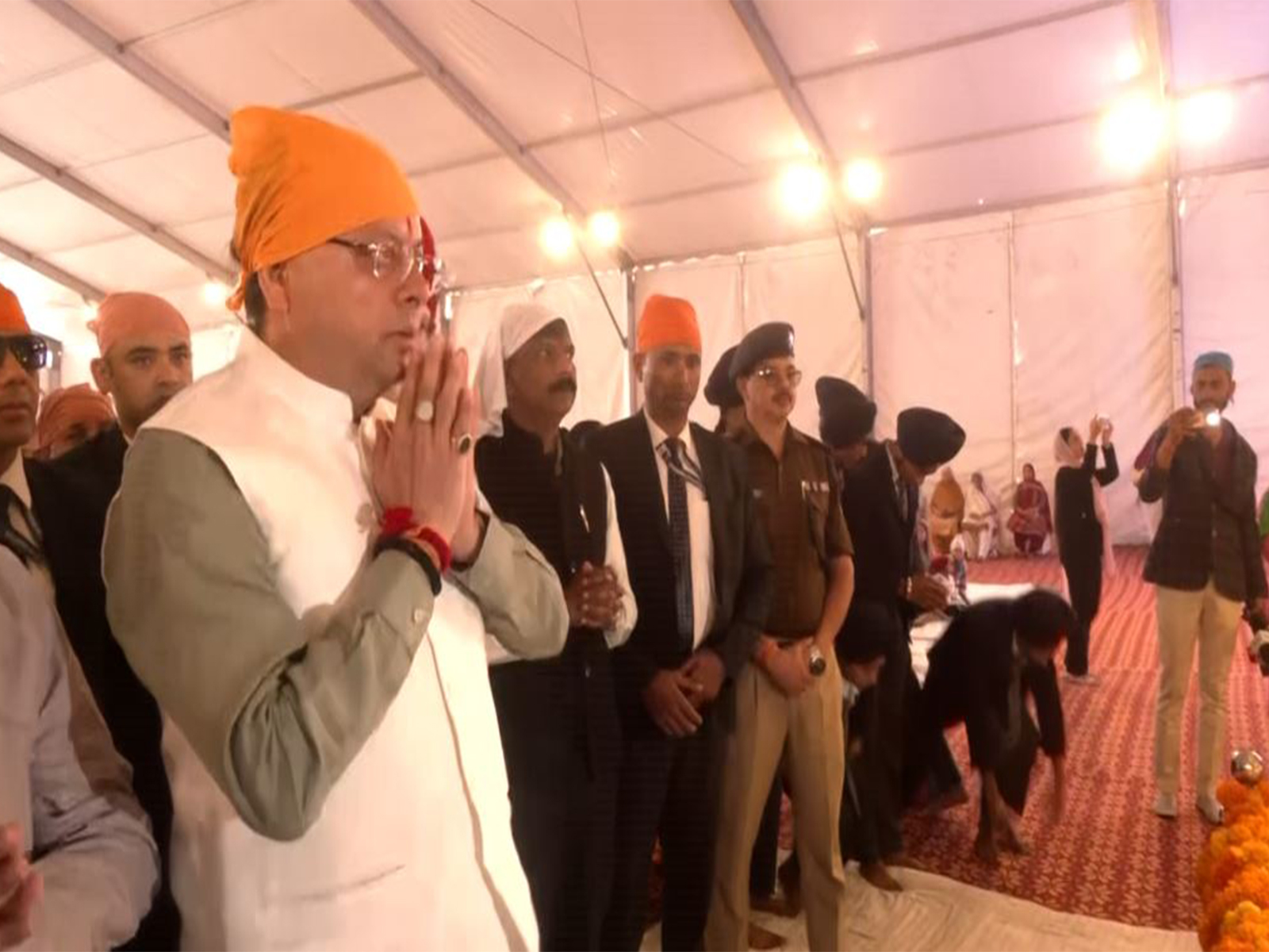 Uttarakhand CM Pushkar Singh Dhami visits Gurdwara Shri Guru Singh Sabha in Dehradun (Photo/ANI) Uttarakhand CM Pushkar Singh Dhami visits Gurdwara Shri Guru Singh Sabha in Dehradun (Photo/ANI)