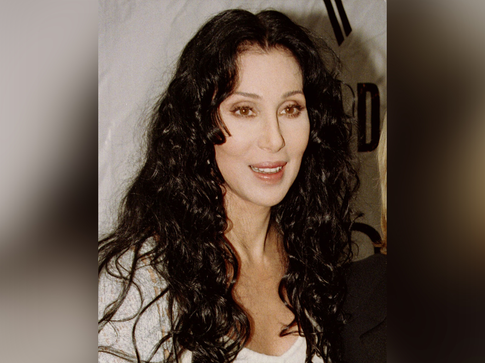 Cher  (Image source/Reuters) 