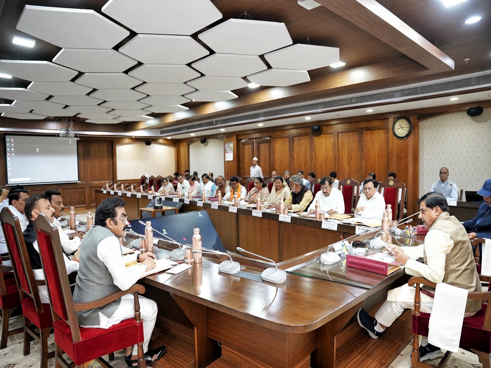 MP CM Mohan Yadav holding a meeting. (Photo/ X @DrMohanYadav51) MP CM Mohan Yadav holding a meeting. (Photo/ X @DrMohanYadav51)