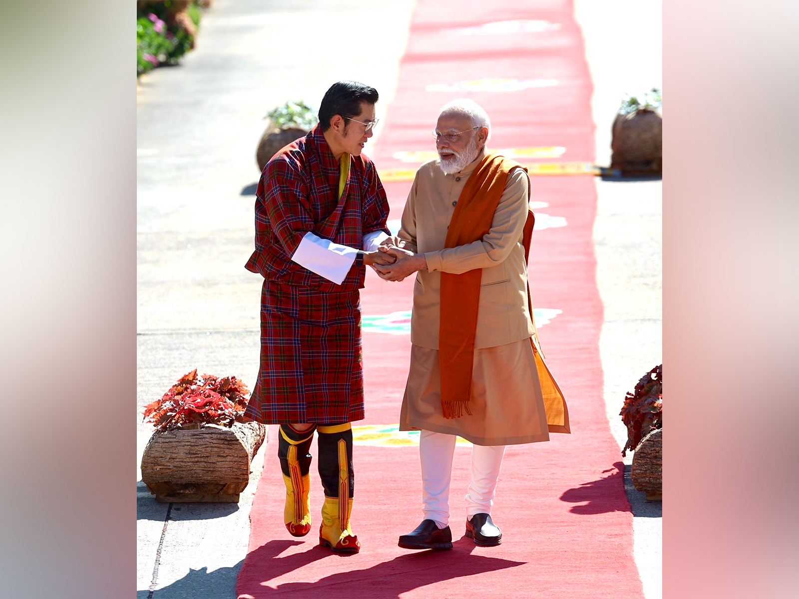 PM Modi concludes Bhutan visit, emplanes for Delhi (Photo/X@MEAIndia) PM Modi concludes Bhutan visit, emplanes for Delhi (Photo/X@MEAIndia)