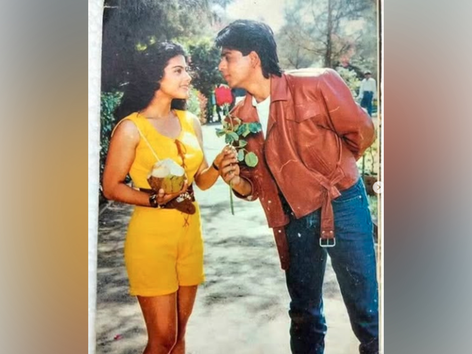 Kajol and SRK (Photo/instagram/@kajol)