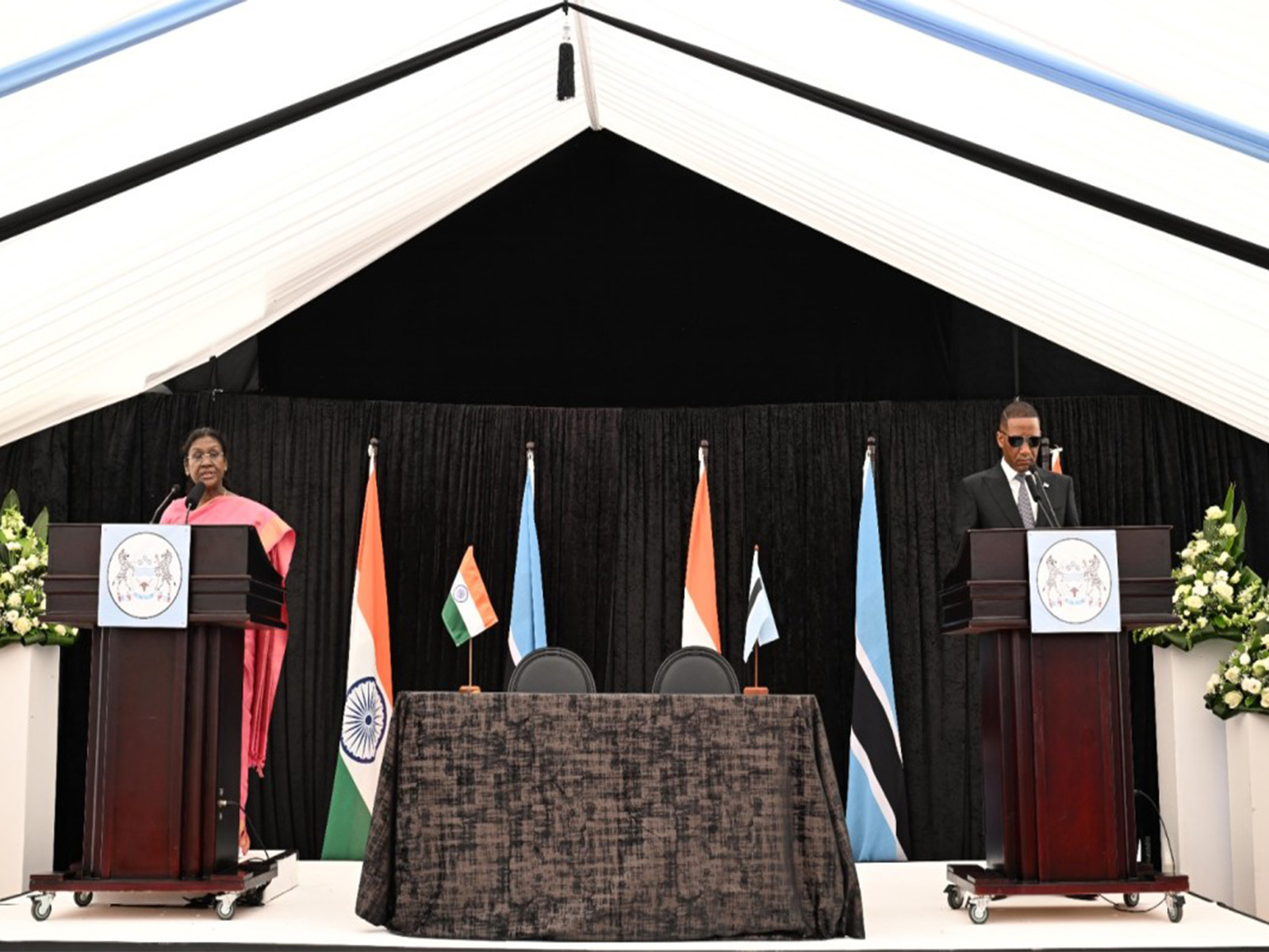 President Droupadi Murmu with Botswana President Duma Boko in Gaborone. (Photo: X/@rashtrapatibhvn) President Droupadi Murmu with Botswana President Duma Boko in Gaborone. (Photo: X/@rashtrapatibhvn)