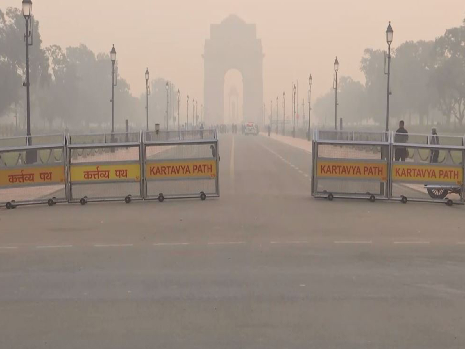 Visuals of smog around India Gate in New Delhi on November 13, 2025 (Photo/ANI) Visuals of smog around India Gate in New Delhi on November 13, 2025 (Photo/ANI)