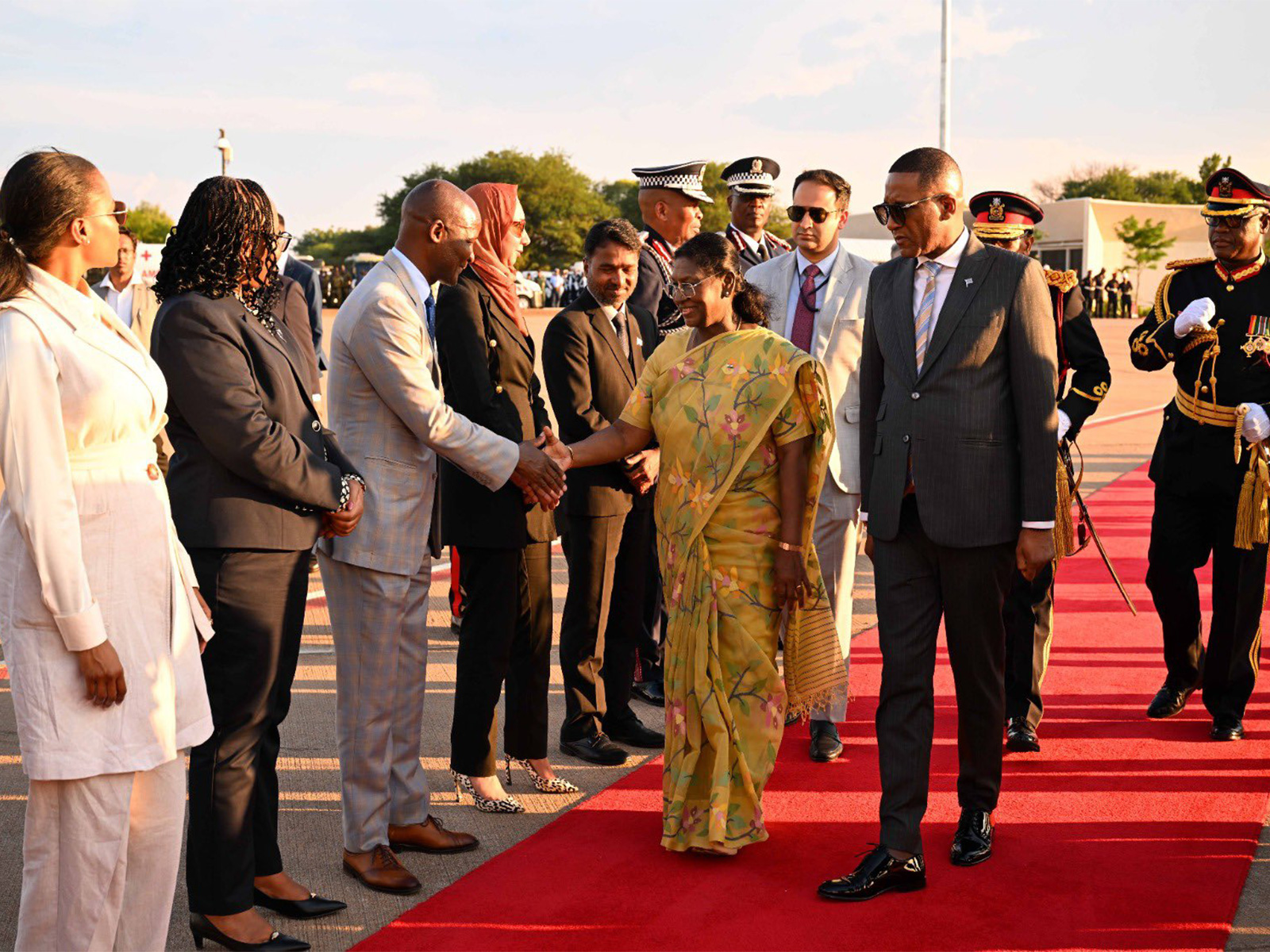 Botswana President Advocate Duma Gideon Boko sees President Droupadi Murmu off (Photo: X@MEAIndia)