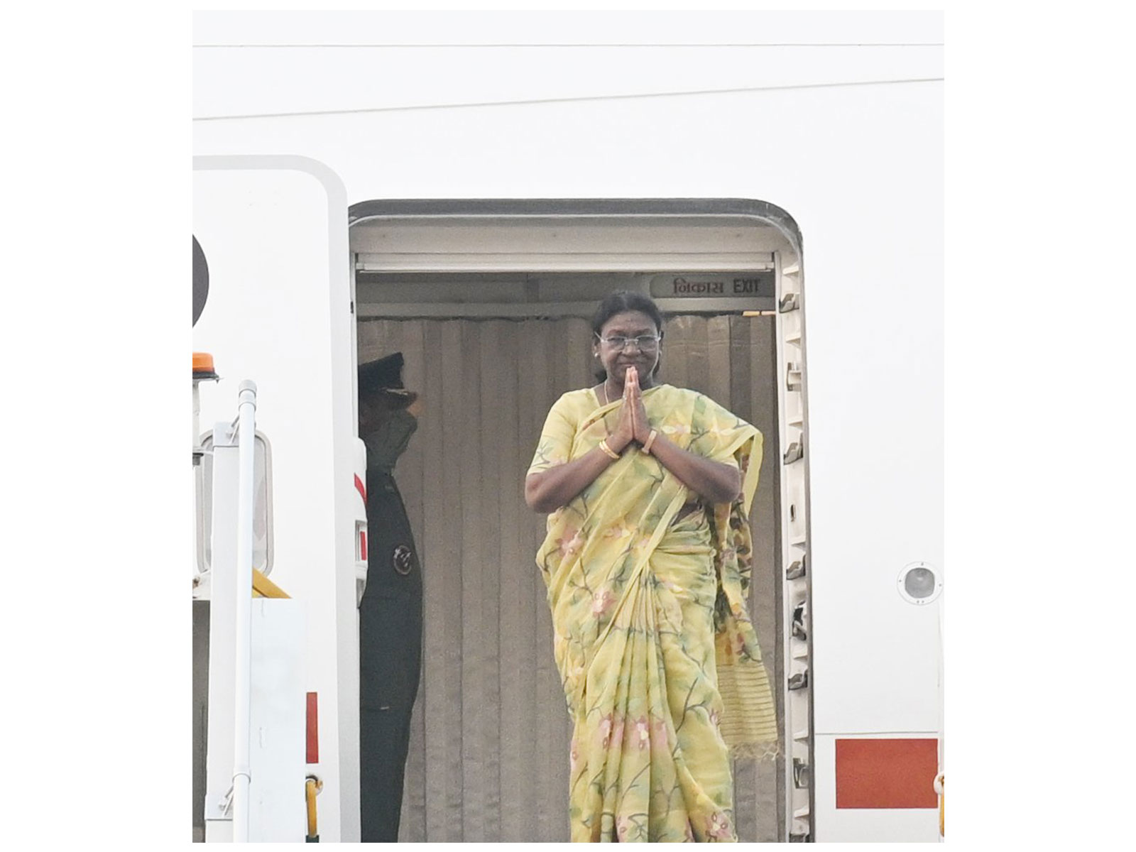 President Droupadi Murmu arrives in Delhi (Photo:X/@rashtrapatibhvn)