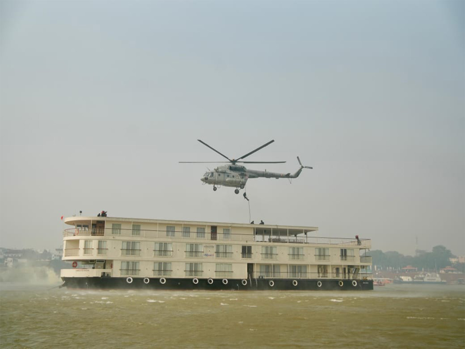 NSG, IAF conduct high-intensity counter-terror mock drill on Ganga in Varanasi (Photo/NSG) NSG, IAF conduct high-intensity counter-terror mock drill on Ganga in Varanasi (Photo/NSG)