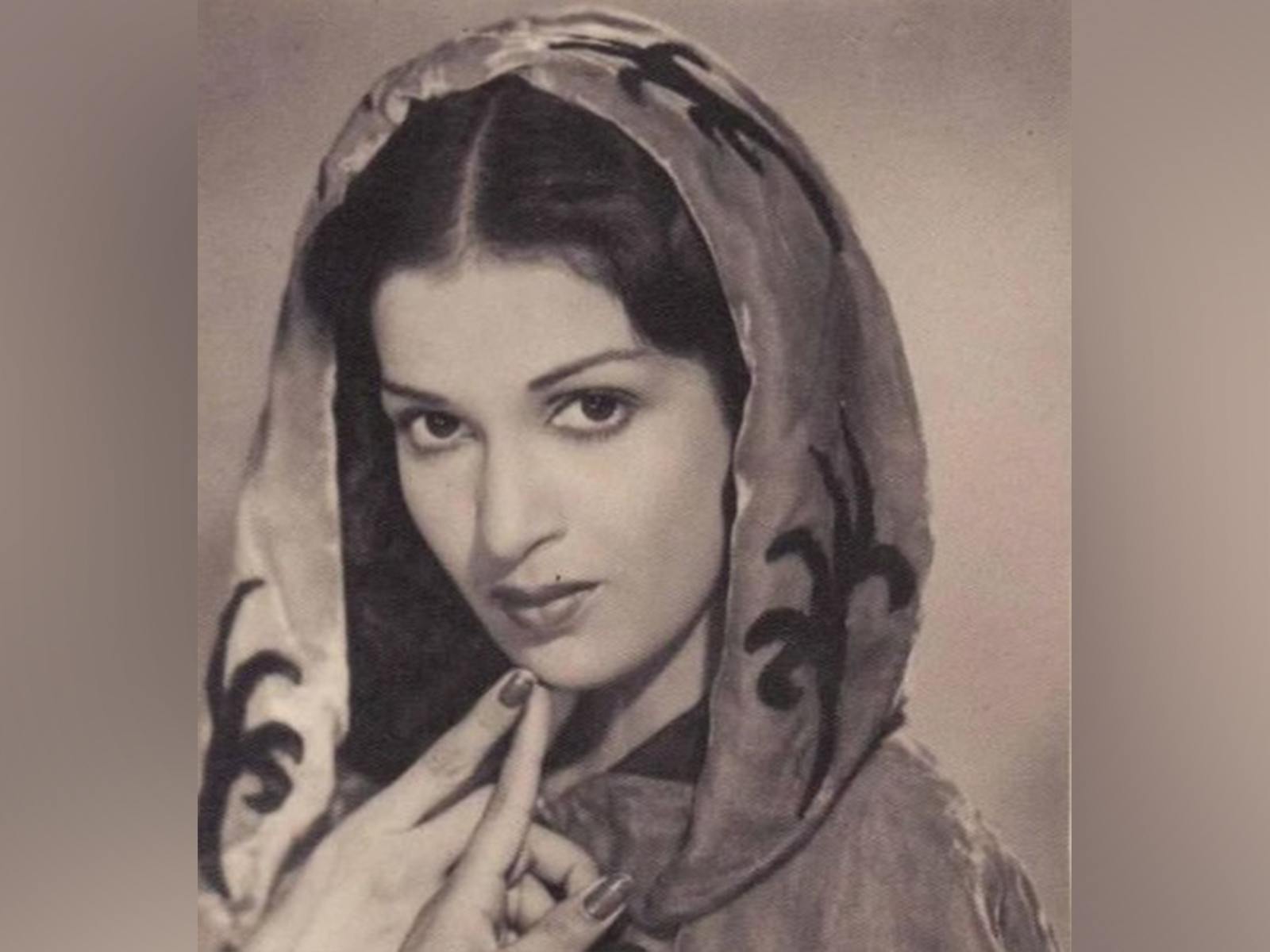 Kamini kaushal (Photo/instagram/@kareenakapoorkhan) Kamini kaushal (Photo/instagram/@kareenakapoorkhan)