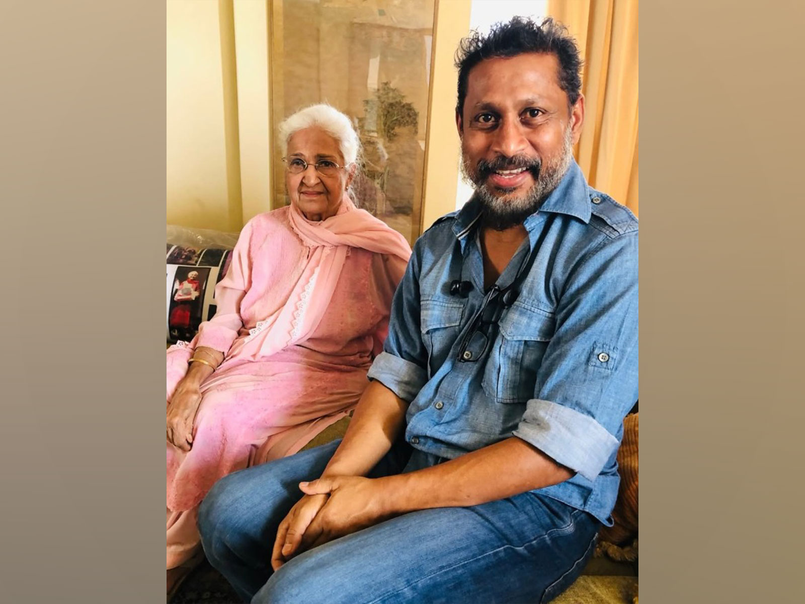 Shoojit Sircar with late actress Kamini Kaushal (Photo/instagram/@shoojitsircar) Shoojit Sircar with late actress Kamini Kaushal (Photo/instagram/@shoojitsircar)