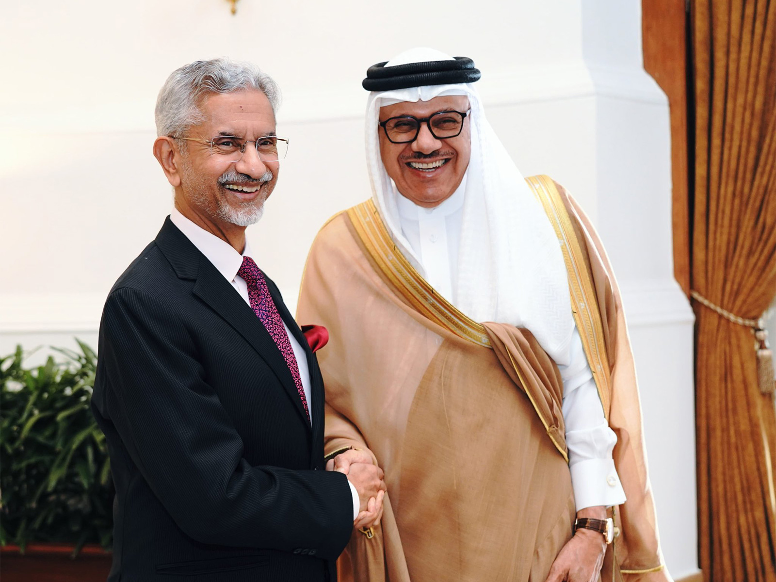 Bahrain’s Foreign Minister Abdullatif bin Rashid Alzayani with External Affairs Minister S Jaishankar (Photo/X@DrSJaishankar) Bahrain’s Foreign Minister Abdullatif bin Rashid Alzayani with External Affairs Minister S Jaishankar (Photo/X@DrSJaishankar)