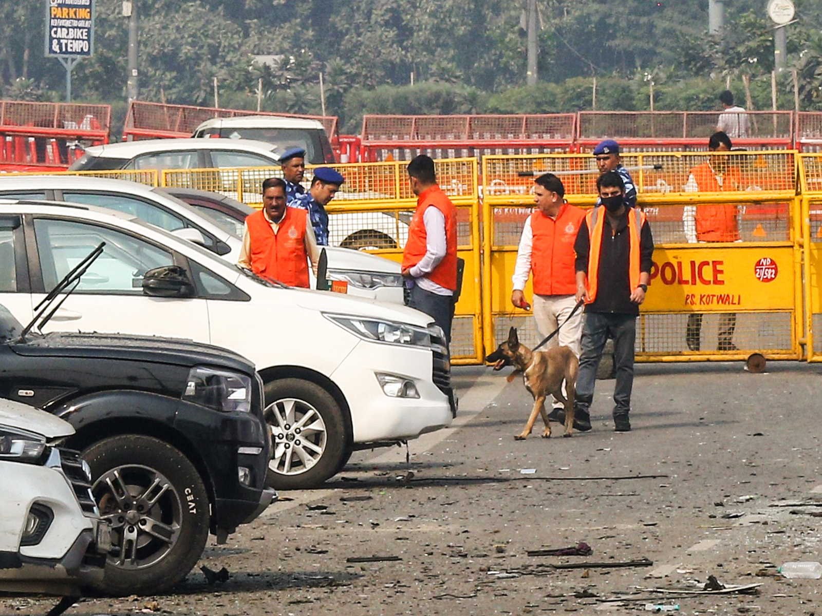 Bomb disposal squads examine the site of the car blast near Red Fort (File Photo/ANI)
