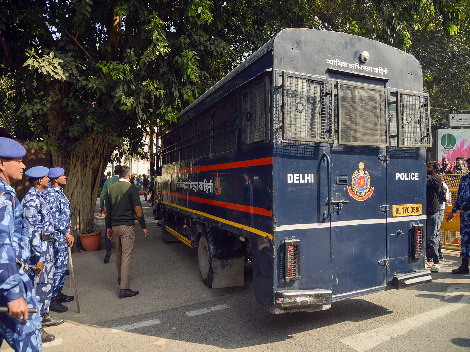 NIA officials outside Patiala House Court in New Delhi (Photo/ANI)