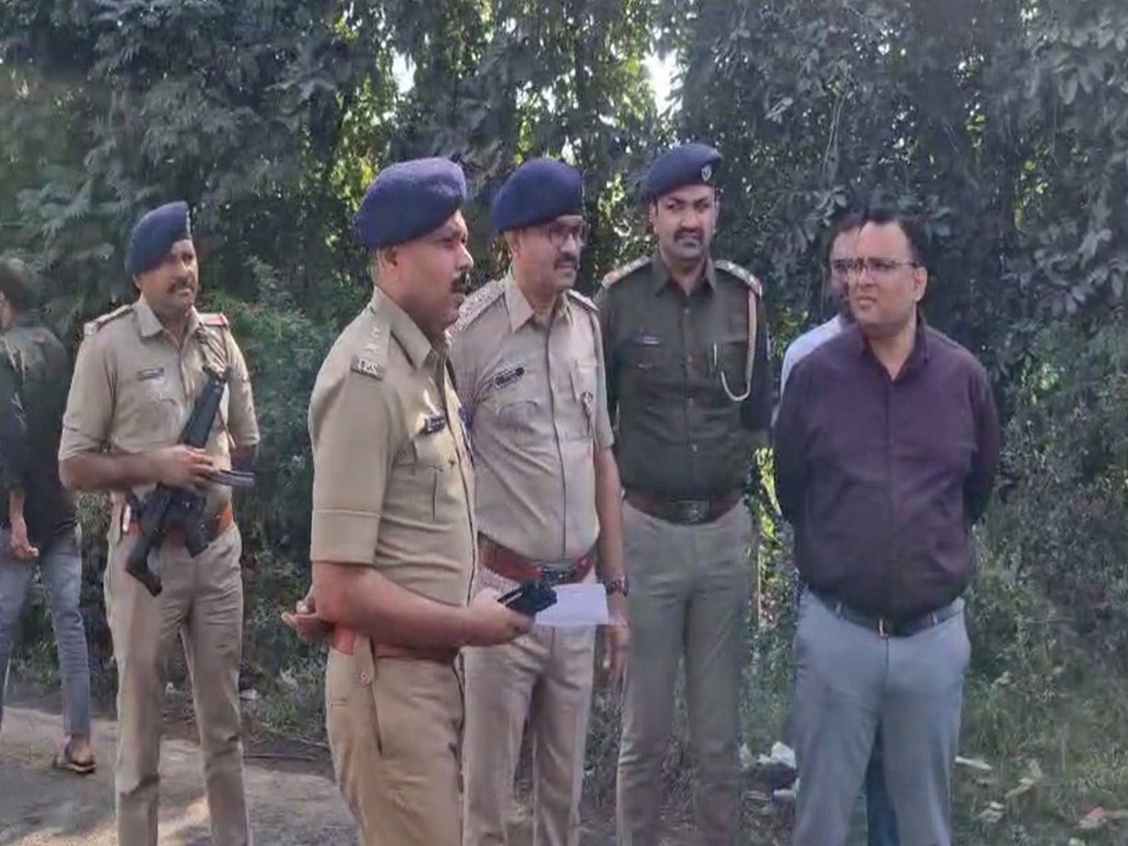 Arvalli police and administration at the ambulance accident site (Photo/ANI)