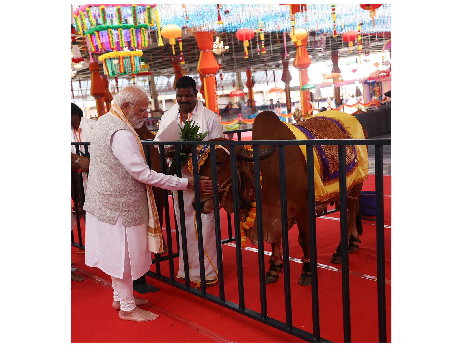 Prime Minister Narendra Modi participates in Gaudan ceremony in Puttaparthi (Photo: x/@narendramodi) Prime Minister Narendra Modi participates in Gaudan ceremony in Puttaparthi (Photo: x/@narendramodi)