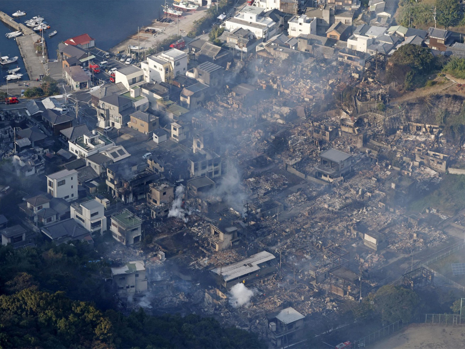 Buildings damaged in massive fire in Japan's Oita (Photo/Reuters) Buildings damaged in massive fire in Japan's Oita (Photo/Reuters)