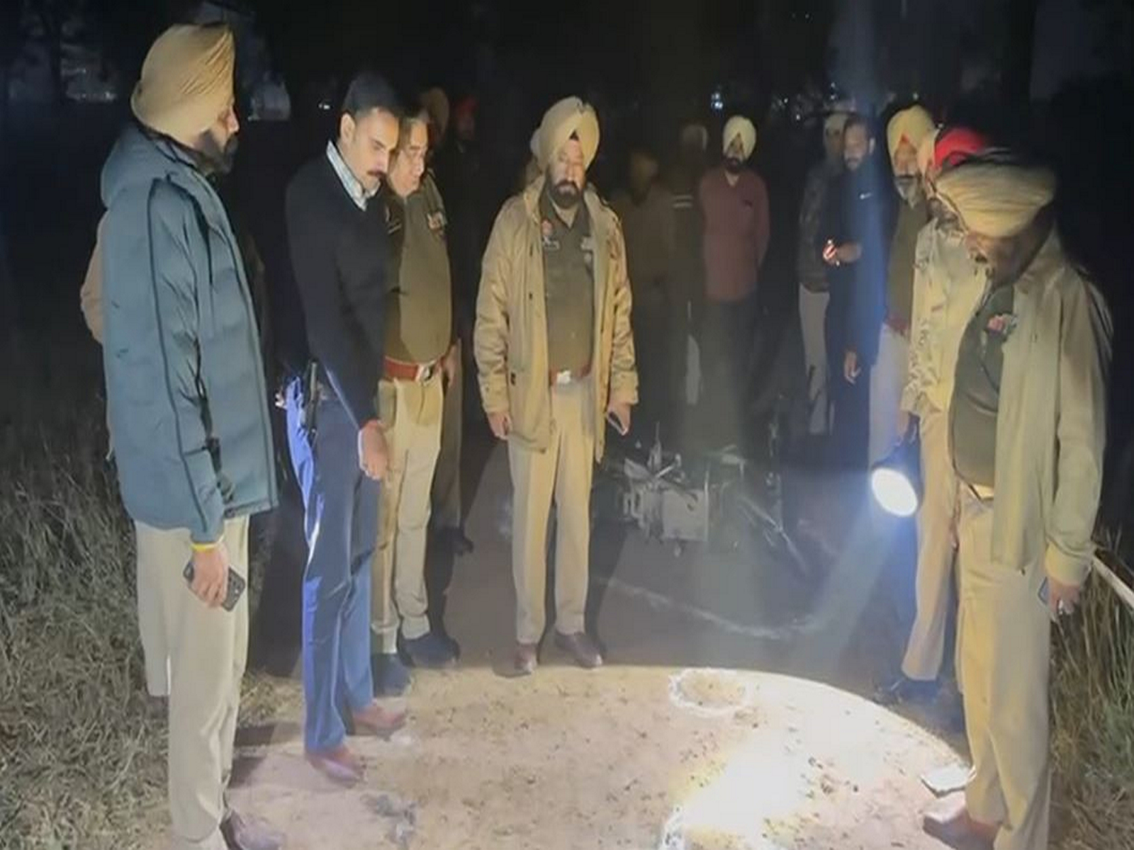 Punjab police at the spot of encounter in Ferozpur (Photo/ANI) Punjab police at the spot of encounter in Ferozpur (Photo/ANI)