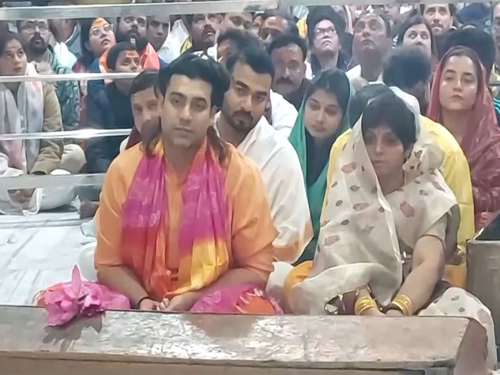 Jubin Nautiyal visits Mahakaleshwar Temple (Photo/ANI) Jubin Nautiyal visits Mahakaleshwar Temple (Photo/ANI)