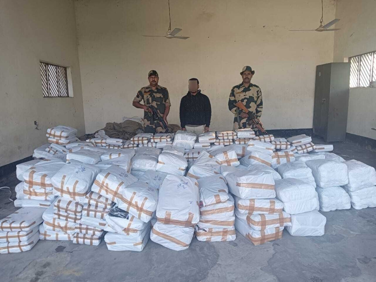 BSF and Customs teams during the seizure of smuggled goods in Tripura (Photo/BSF Tripura) BSF and Customs teams during the seizure of smuggled goods in Tripura (Photo/BSF Tripura)