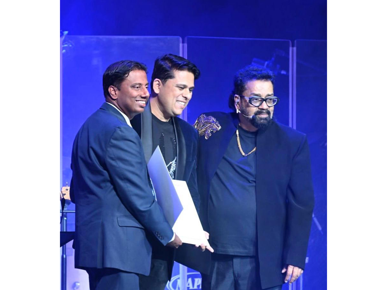 Hariharan Live in Toronto: Heights Group Delivers a Historic, Sold-Out Tamil Concert at The Arena ,Pickering Resort, Toronto Hariharan Live in Toronto: Heights Group Delivers a Historic, Sold-Out Tamil Concert at The Arena ,Pickering Resort, Toronto