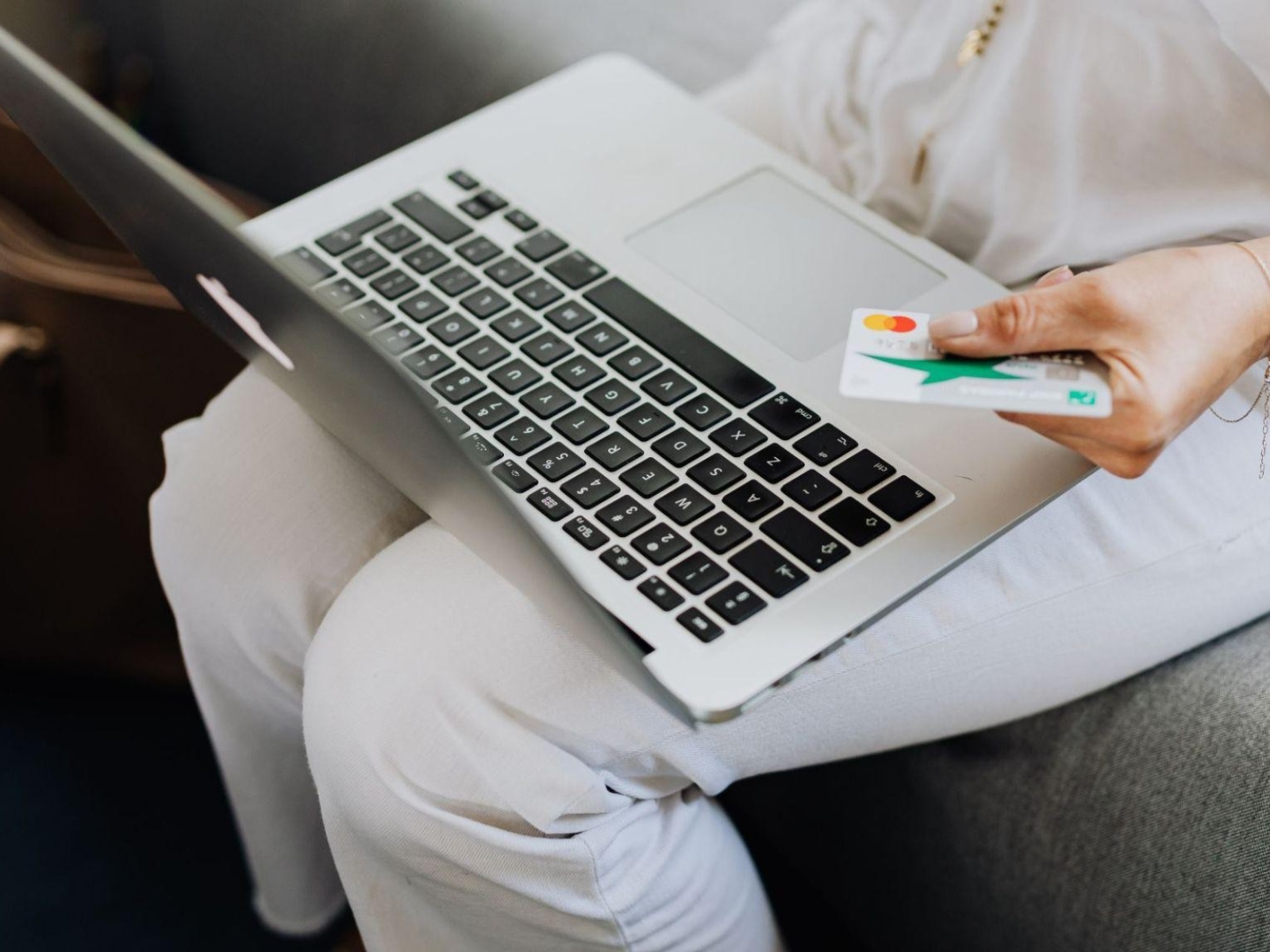 Travel Insurance Online India: Your Complete Guide to Choosing the Right International Plan for Schengen & USA Trips Travel Insurance Online India: Your Complete Guide to Choosing the Right International Plan for Schengen & USA Trips