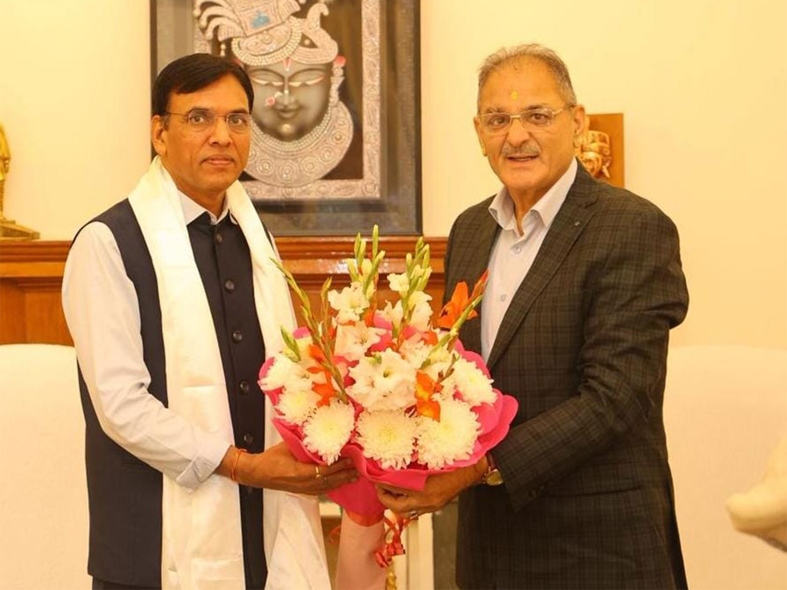 Ladakh LG Kavinder Gupta meets Union Minister Mansukh Mandaviya in Delhi (Photo/X@lg_ladakh) Ladakh LG Kavinder Gupta meets Union Minister Mansukh Mandaviya in Delhi (Photo/X@lg_ladakh)