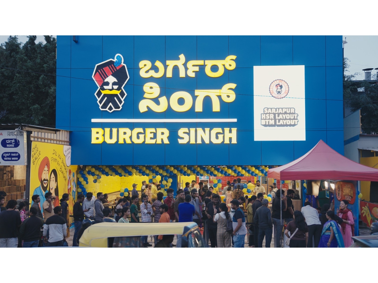 Burger Singh’s ‘Big Singh Feast’ draws 15,000+ sign-ups in Bengaluru, serving 3,300 free meals in a day—possibly India’s biggest QSR community turnout yet. Burger Singh’s ‘Big Singh Feast’ draws 15,000+ sign-ups in Bengaluru, serving 3,300 free meals in a day—possibly India’s biggest QSR community turnout yet.
